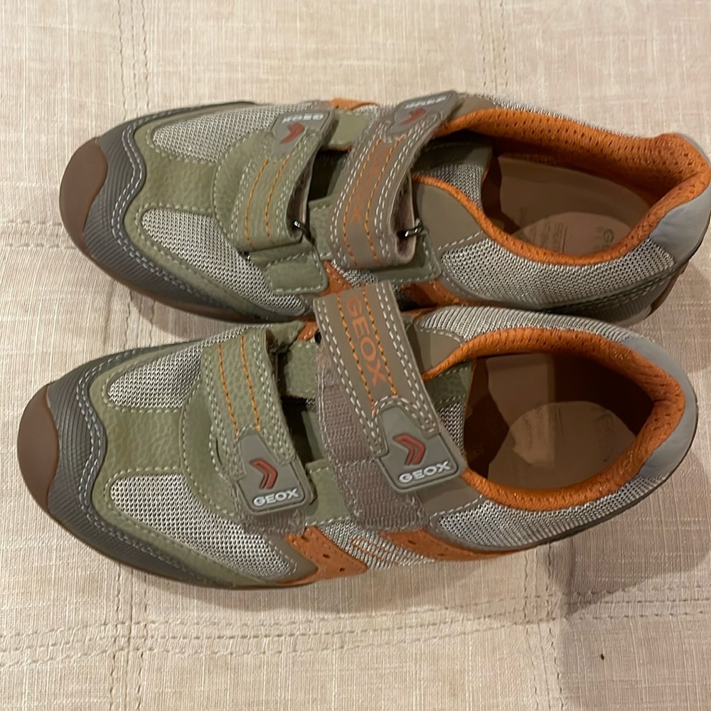 Boys Geox sneakers brand new size 35